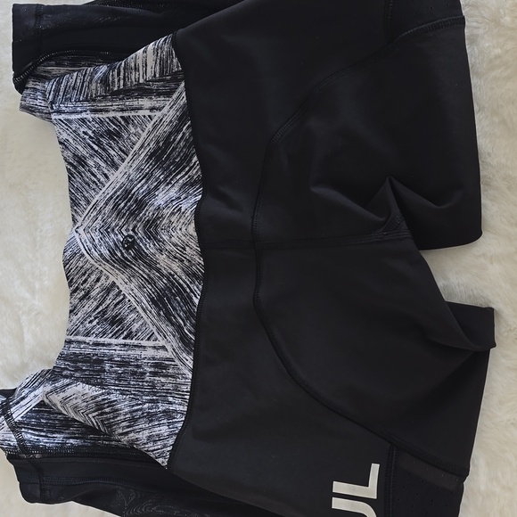 Lululemon size 4 - Picture 1 of 4
